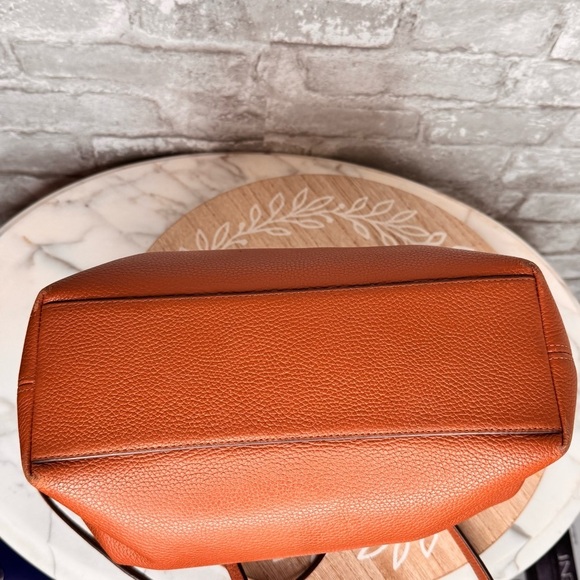 Authentic Coach Sophia Pebble Leather tote,cognac color, Pin mount coach logo ❤️ - Picture 10 of 11